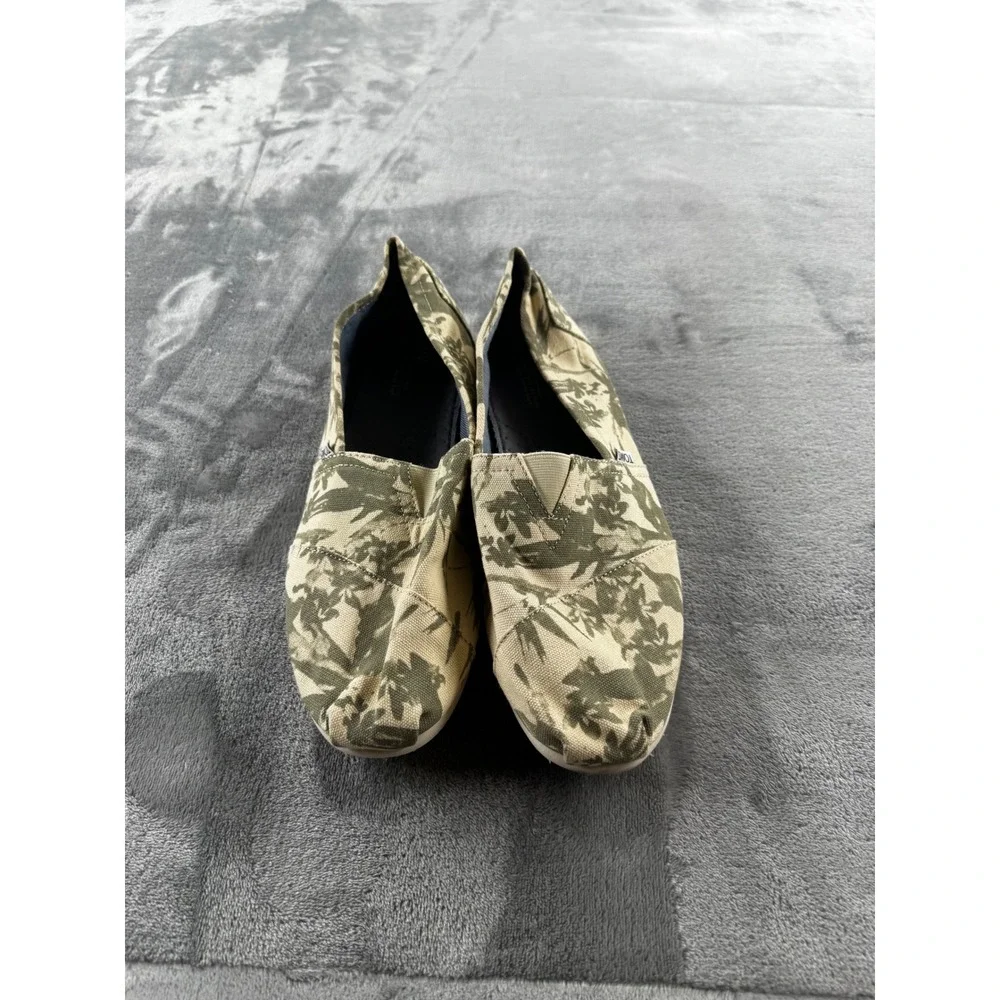 TOMS Alpargata Slip On Mens Size 12 Green Tan Leaf Print Canvas Flats 0001